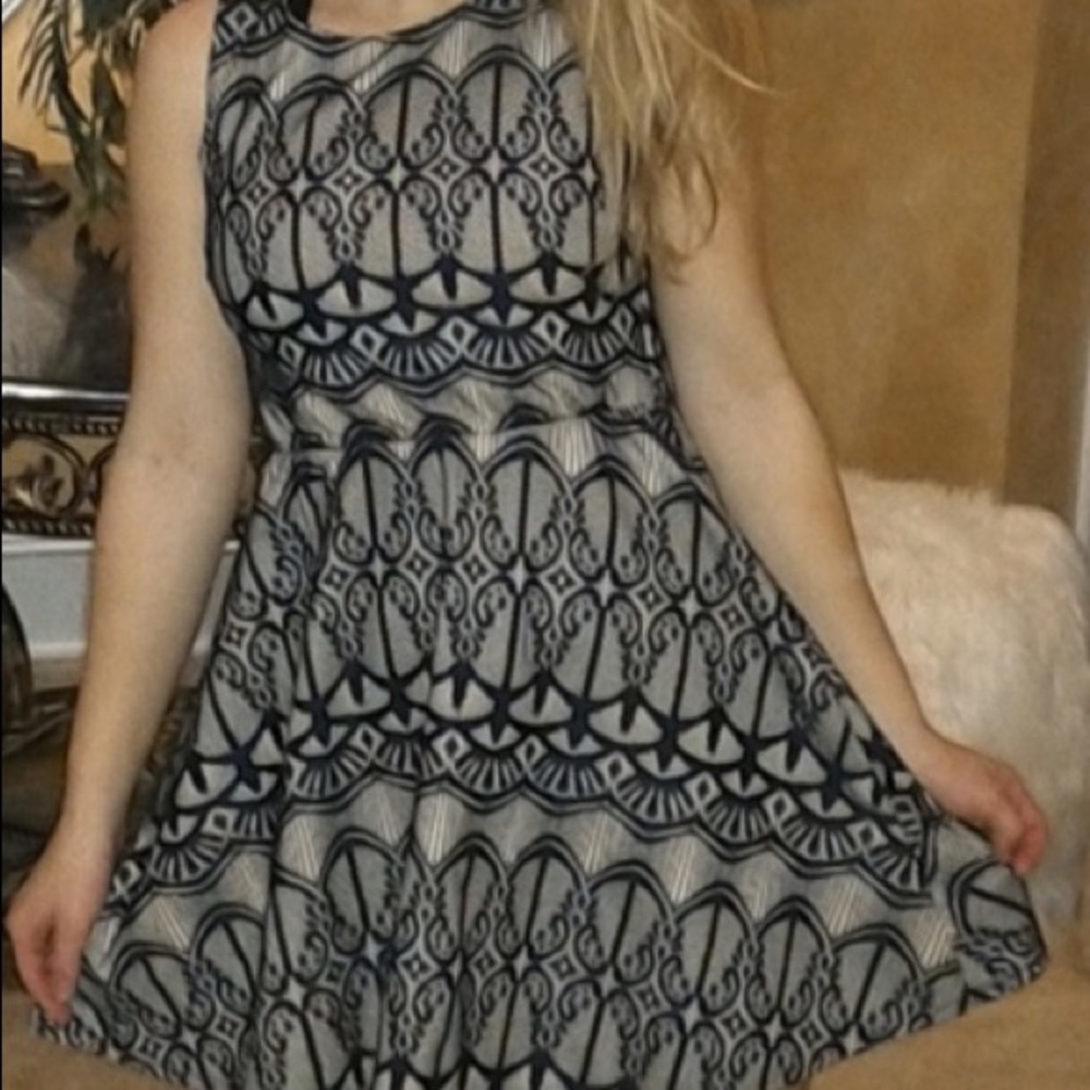 super pretty dress!
